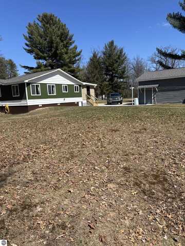 2396 Douglas Drive, Prescott, MI 48756