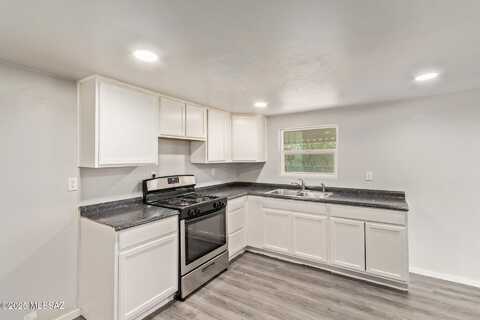 6951 W Rocking Chair, Tucson, AZ 85757