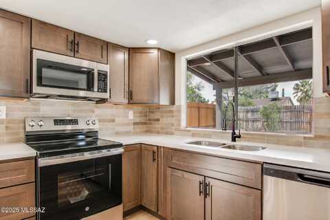 1001 N Constitution Drive, Tucson, AZ 85748
