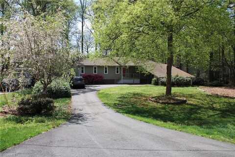 203 Brentwood Drive, Advance, NC 27006