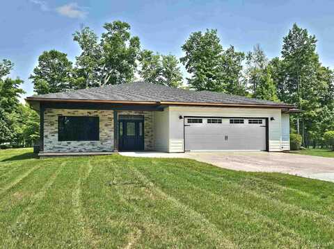 1522 N Country Club, Manistique, MI 49854