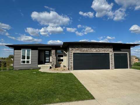 4712 Wild Flowerr Lane, Cedar Falls, IA 50613