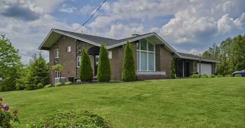 107 Spring Ln, Union, PA 15401