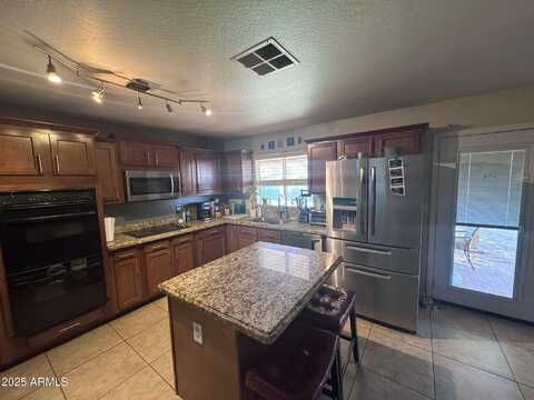 7141 W DENTON Lane, Glendale, AZ 85303