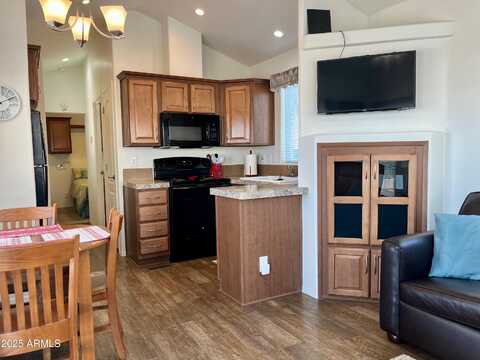 999 W BROADWAY Avenue, Apache Junction, AZ 85120