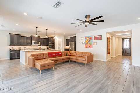 3720 E NARROWLEAF Drive, Gilbert, AZ 85298