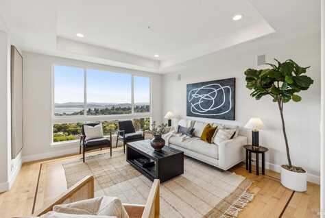 75 Inverness Drive, San Rafael, CA 94901