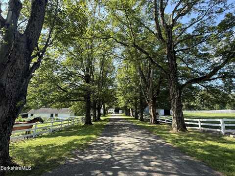 802 State Rd, Richmond, MA 01254