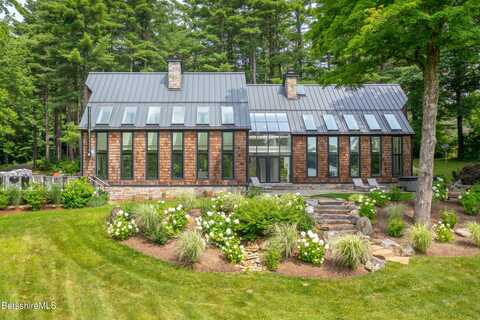 35 Stratford Rd, New Marlborough, MA 01259