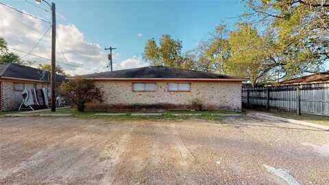 204 Lynn Drive, Bryan, TX 77801