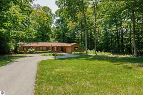 3862 N TRILLIUM DRIVE, LELAND, MI 49654