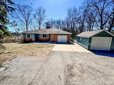 526 E Park, Harrison, MI 48625