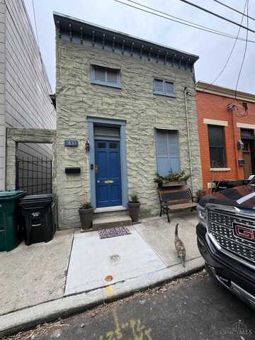 1833 Walker Street, Cincinnati, OH 45202