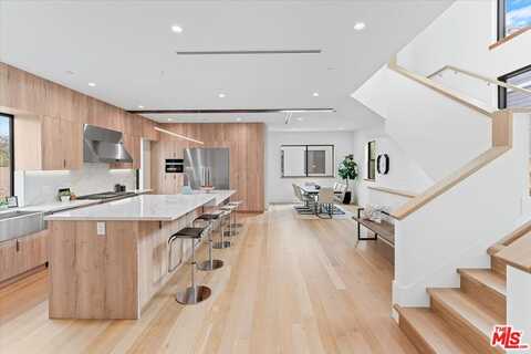 2108 Barry Ave, Los Angeles, CA 90025