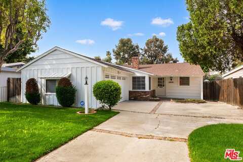 22021 Celes St, Woodland Hills, CA 91364