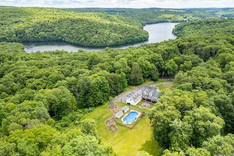 40 Old Bridge Road, Brookfield, CT 06804