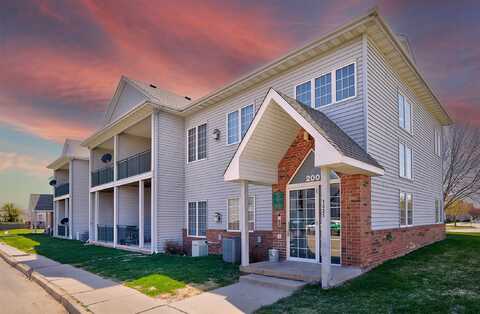 1325 SE Florence Drive unit: 211, Waukee, IA 50263