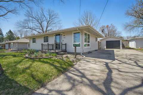 3908 82nd Street, Urbandale, IA 50322