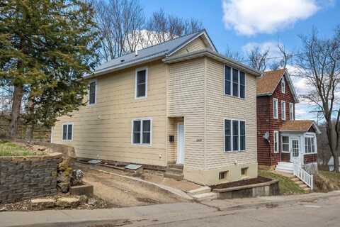 2289 Foye, Dubuque, IA 52001