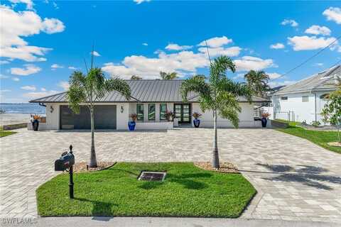 2286 SE 28th Street, Cape Coral, FL 33904