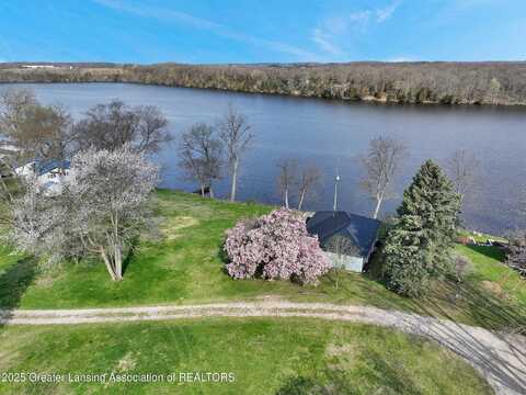 2590 Park Street, Lyons, MI 48851
