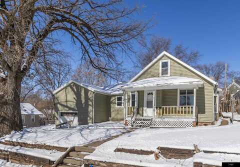 5822 Lake Street, Omaha, NE 68104