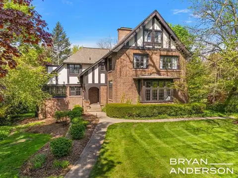 345 Plymouth Avenue SE, East Grand Rapids, MI 49506