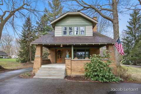 1085 Oakleigh Road NW, Grand Rapids, MI 49504