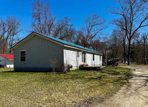 854 S Mcclelland Avenue, White Cloud, MI 49349