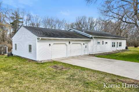 103 S Greenville Road, Greenville, MI 48838
