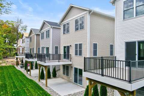 7260 Atwater Drive, Norton Shores, MI 49456
