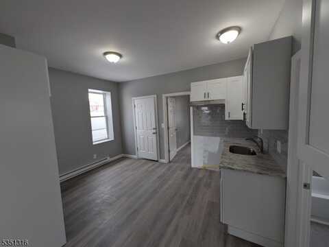 413 River Dr, Garfield, NJ 07026