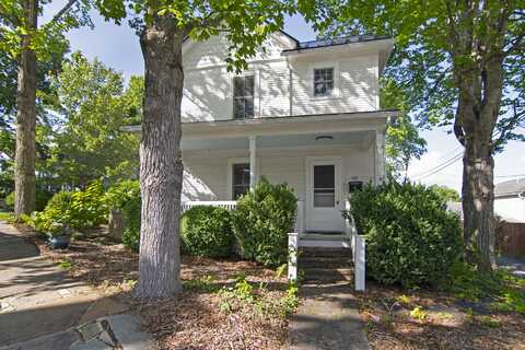 122 Courtney Dr, Lewisburg, WV 24901