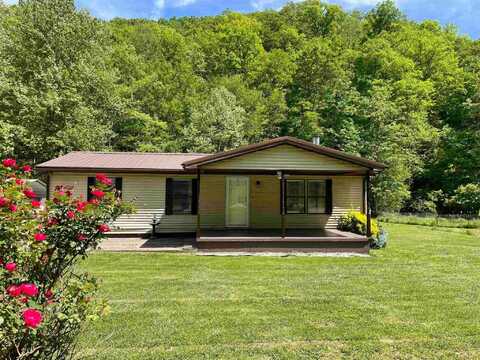 212 summers fork road, crum, WV 25669