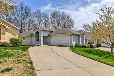 7911 N Cherry Street, Kansas City, MO 64118