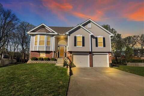 301 Amesbury Drive, Smithville, MO 64089