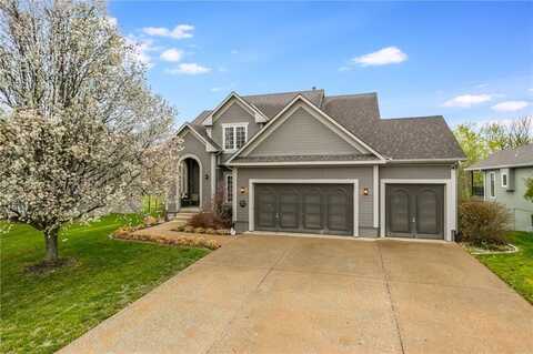315 S Fox Ridge Drive, Raymore, MO 64083