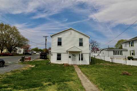 209 SPOTSWOOD AVE, ELKTON, VA 22827