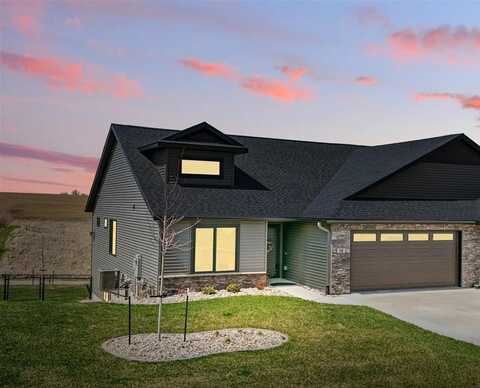 14 Lazy Brook Dr, WestBranch, IA 52358