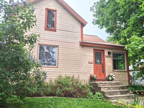 512 W 1st St, Moscow, ID 83843