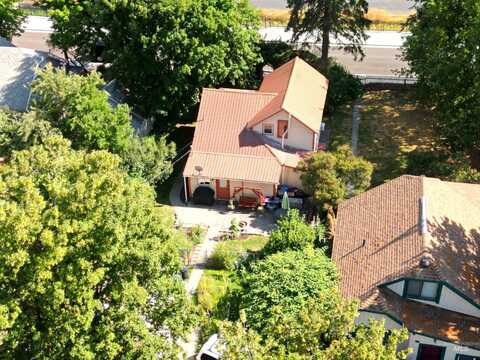 512 W 1st St, Moscow, ID 83843