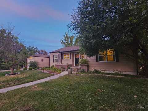 102 18th Ave, Lewiston, ID 83501