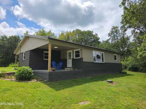 10587 Chestnut Hill Rd, Crab Orchard, TN 37723