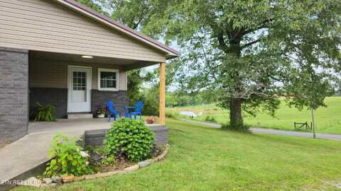 10587 Chestnut Hill Rd, Crab Orchard, TN 37723