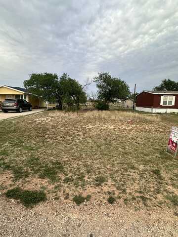 430 S 2nd Street, Slaton, TX 79364