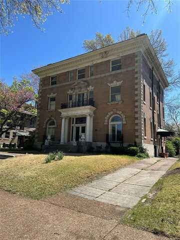 undefined, Saint Louis, MO 63112