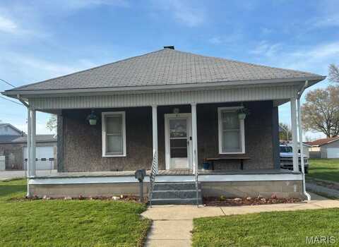 311 W Prairie Street, Staunton, IL 62088
