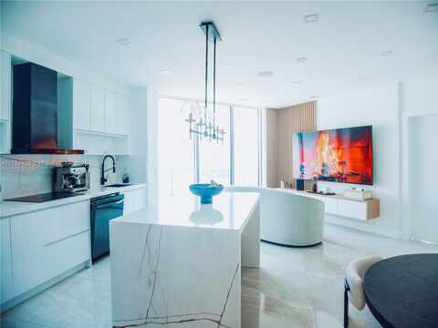 350 S Miami Ave, Miami, FL 33130