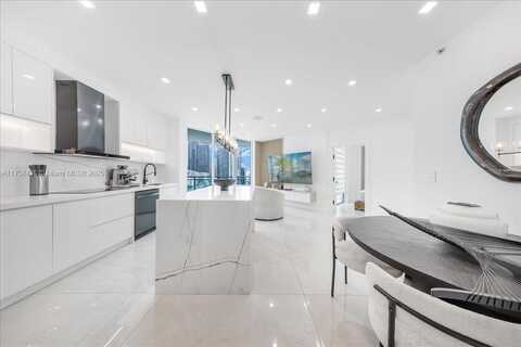 350 S Miami Ave, Miami, FL 33130
