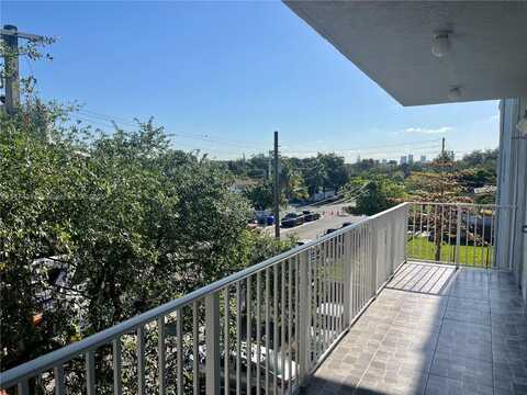 2536 NW 24th St, Miami, FL 33142